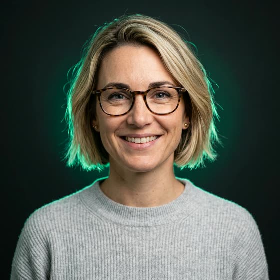 Elodie, the salary guide editor